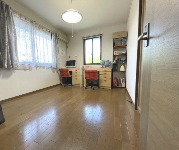 神戸市西区宮下３丁目　戸建の洋室