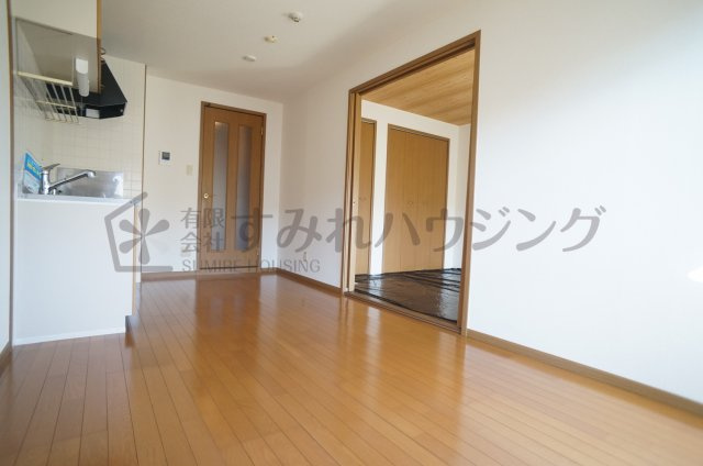 ハーティス宝塚Ⅱの居間・リビング|参考、同建物・反転間取りの号室