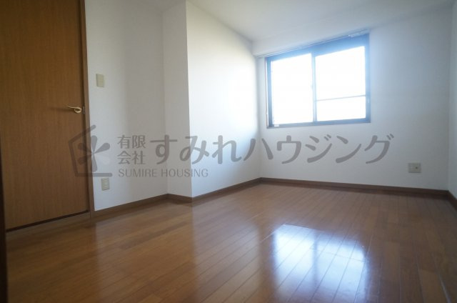 ハーティス宝塚Ⅱの寝室|参考、同建物・反転間取りの号室