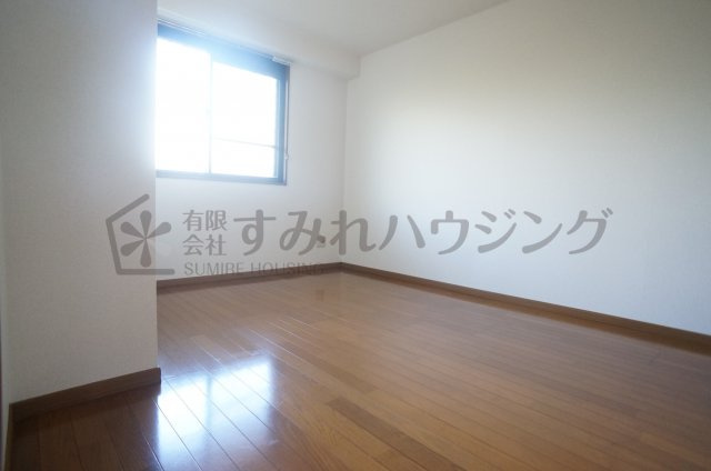 ハーティス宝塚Ⅱの寝室|参考、同建物・反転間取りの号室