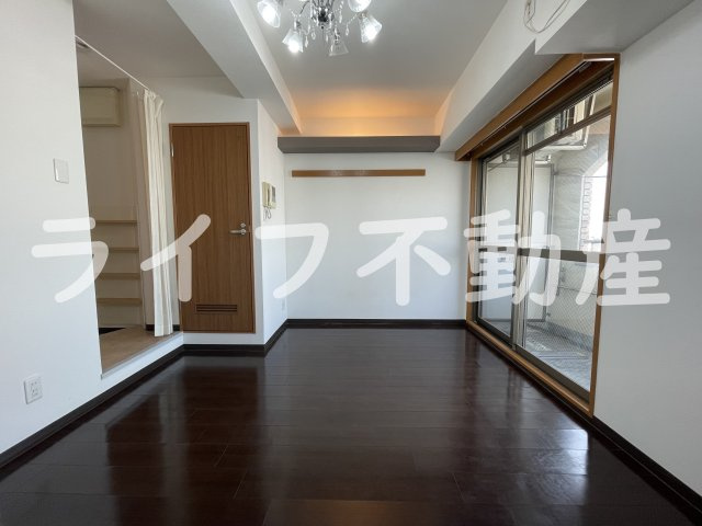 アロンディール新深江の居間・リビング|こちらの居間で趣味の時間をお楽しみください