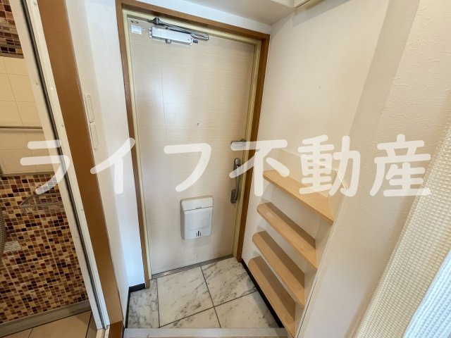 アロンディール新深江の玄関|きれいな玄関です