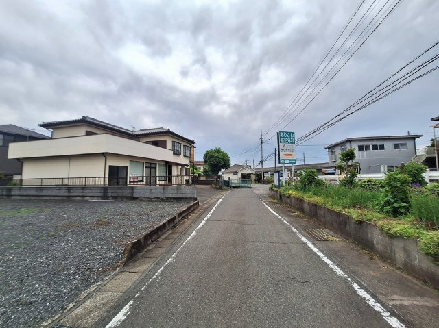 高崎市浜川町売土地の前面道路含む現地写真
