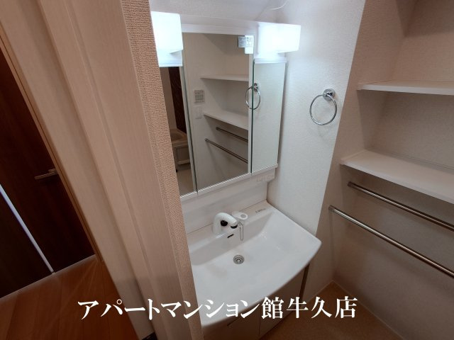 リオンリゾートⅧの独立洗面台