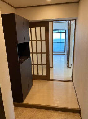 スクエアメゾン姫路城前の玄関