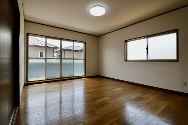 足利市五十部町の中古一戸建の洋室