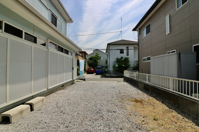 足利市五十部町の中古一戸建の駐車場