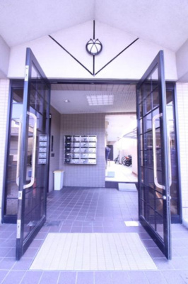 【エントランス】 | シャロム国分 | 落ち着いたエントランスです