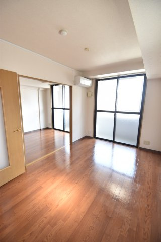 大阪市城東区新喜多東２丁目の賃貸マンションの居間・リビング