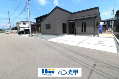 【前面道路含む現地写真】 | リーブルガーデン防府市田島第9（2号棟） | コミュニティー以外の方々の出入りも少なく、お車の出し入れも楽々です。
