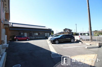 【駐車場】 | メゾンヌフファミーエⅣ