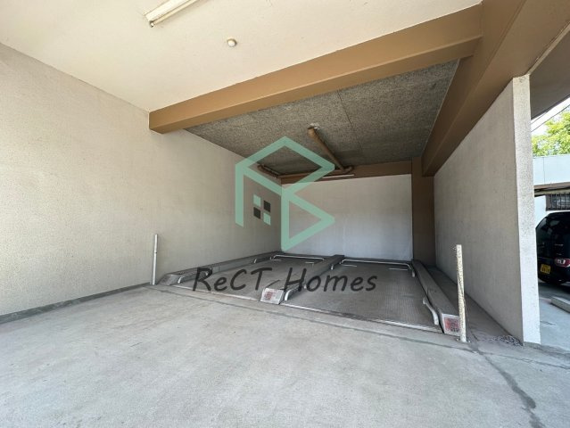 アルコ・ラ・カーサ佃町の駐車場