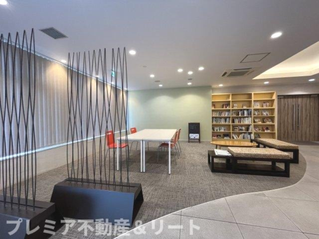 【その他共用部分】 | プライムアーバン新宿夏目坂タワーレジデンス | ライブラリーコーナーです