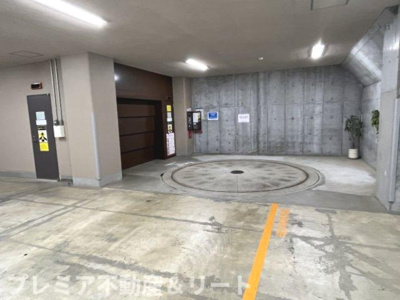 【駐車場】 | プライムアーバン新宿夏目坂タワーレジデンス | 駐車場があります