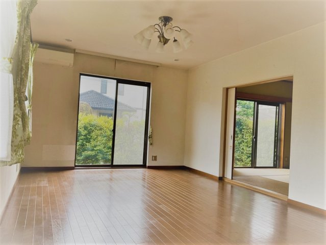 【居間・リビング】の画像