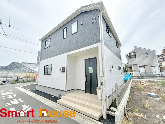 スマートハウス現地販売会開催、子育てエコホーム、頭金0円可の外観|2号棟外観
白と黒がオシャレな外観で並列2台駐車可能なお家です！
