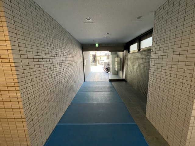 みおつくし十三のエントランス