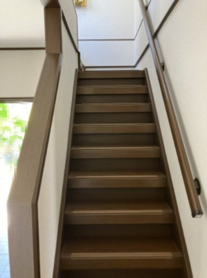 【その他共用部分】 | 大津市仰木の里7丁目23-6　中古戸建 | 階段