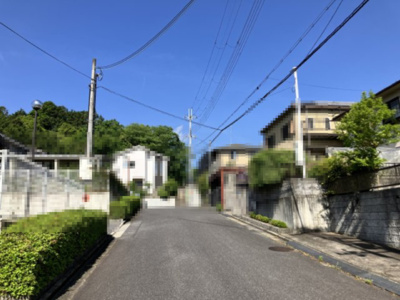 【前面道路含む現地写真】 | 大津市仰木の里7丁目23-6　中古戸建 | 南側前面道路