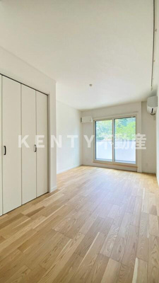 【居間・リビング】 | P​i​a​n​o​ ​V​i​l​l​a​ ​東寺尾 | ゆったり過ごせるリビングです