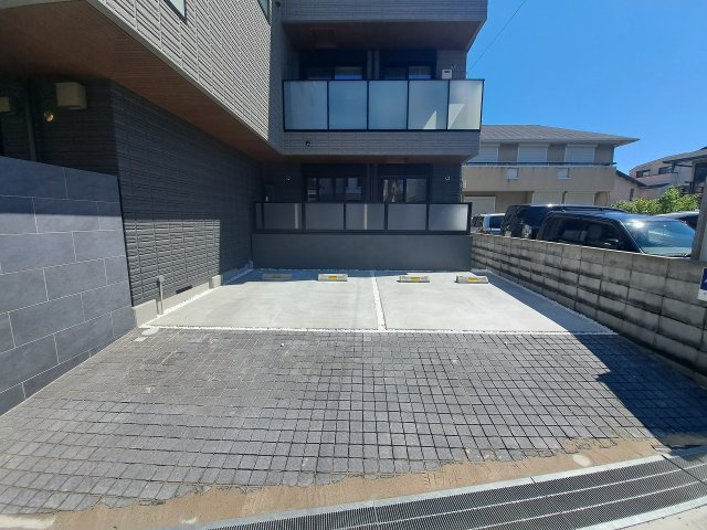 HEBEL MAISON 甲子園の駐車場