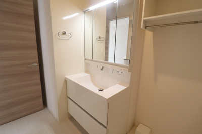 【独立洗面台】 | 海正 AB | 洗髪洗面化粧台（三面鏡）