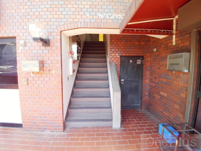 ポコアポコ本山ハウスのエントランス