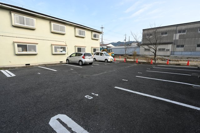 【駐車場】 | ルミエール山崎