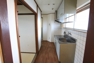 【居間・リビング】 | オレンジマンション | 反転同タイプのお部屋の写真です。