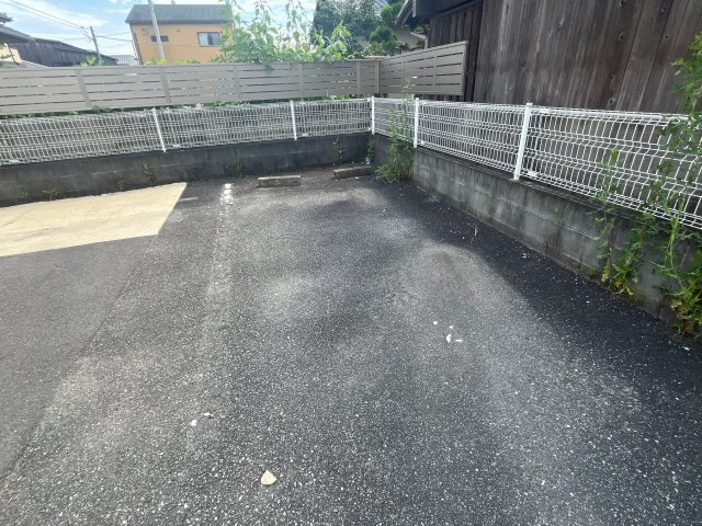 バローレ御立Ａ棟の駐車場