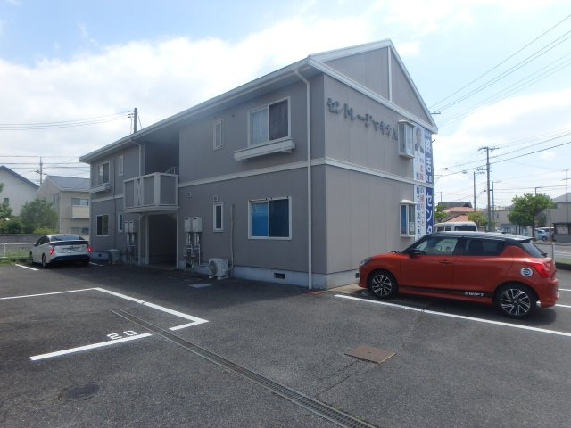 セントレージマキオA棟の外観