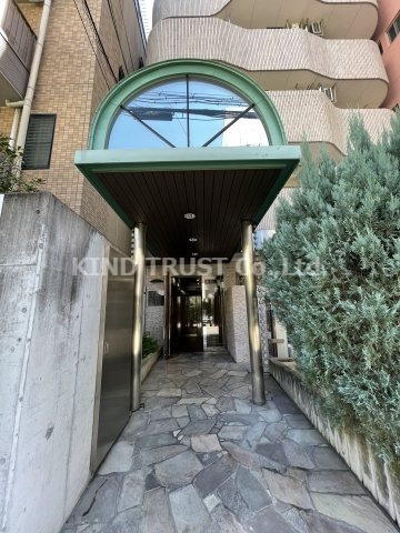 AD天神橋のエントランス|建物の内部です