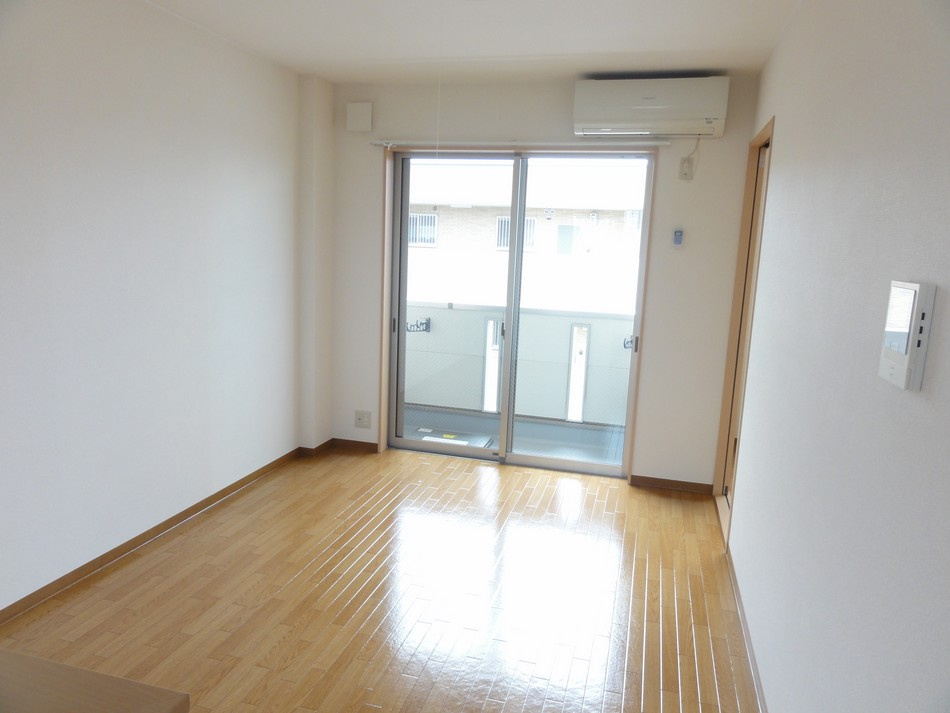 ラフォーレ2号館の居間・リビング|居間です