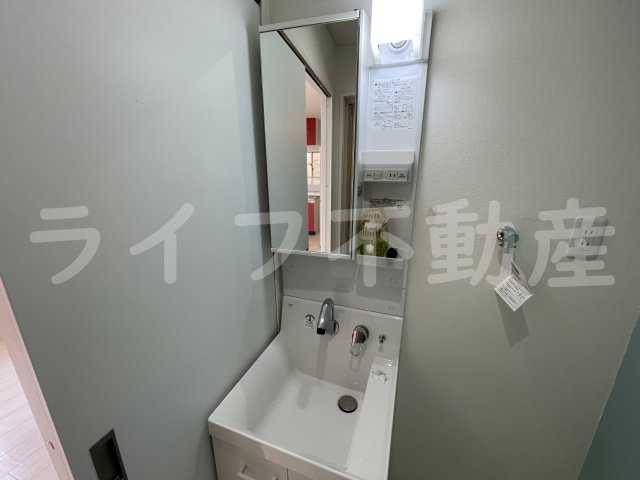 昌栄ハイツの独立洗面台