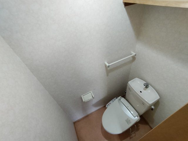 ソレジオ幸子二番館のトイレ|落ち着いた色調のトイレです