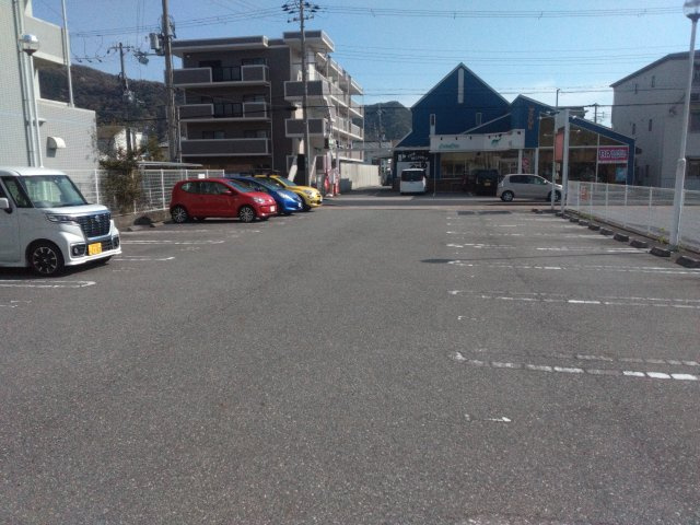 西脇市上野テナントの駐輪場