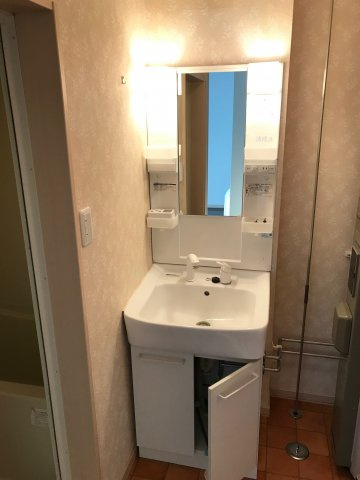 ガーデンコート森の幹の独立洗面台