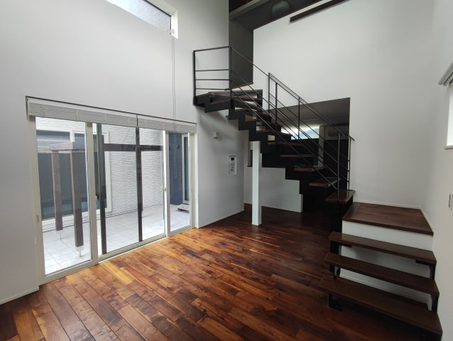 【居間・リビング】の画像