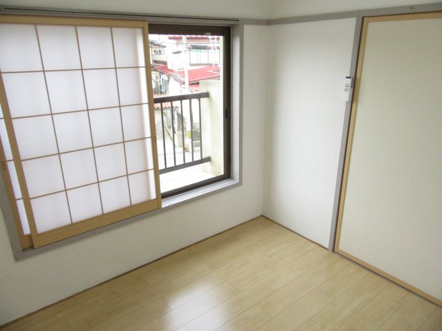 秀山ビルの居間・リビング