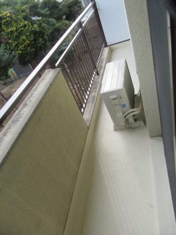 秀山ビルのバルコニー