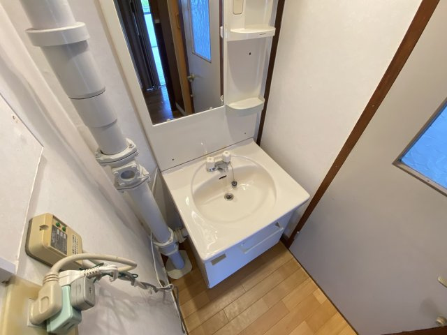 公団狭山住宅16号棟の独立洗面台