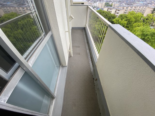 公団狭山住宅16号棟のバルコニー