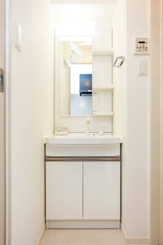 サヴォイラ・マリナ　ドゥ　ハカタ　3階の洗面所|別号室のものになります。現状優先。
