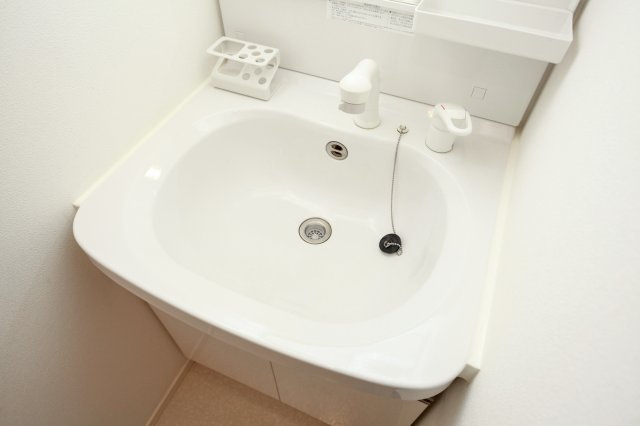 サヴォイラ・マリナ　ドゥ　ハカタ　3階の独立洗面台|別号室のものになります。現状優先。
