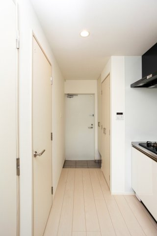 サヴォイラ・マリナ　ドゥ　ハカタ　3階の玄関|別号室のものになります。現状優先。