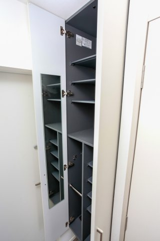 サヴォイラ・マリナ　ドゥ　ハカタ　3階の収納|別号室のものになります。現状優先。
