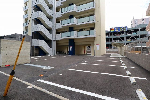 サヴォイラ・マリナ　ドゥ　ハカタ　3階の駐車場