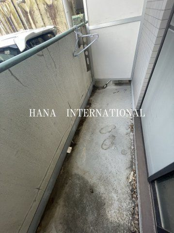 JLBグランエクリュ武蔵小金井のバルコニー|同タイプ反転写真