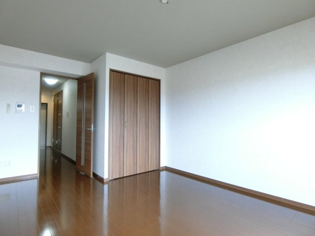 フェアリーコート博労町の居間・リビング|イメージ503号室の写真