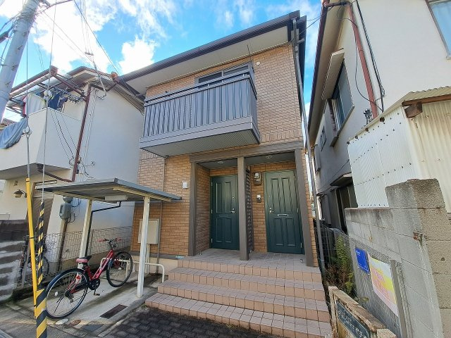 ピュアコート甲子園の外観